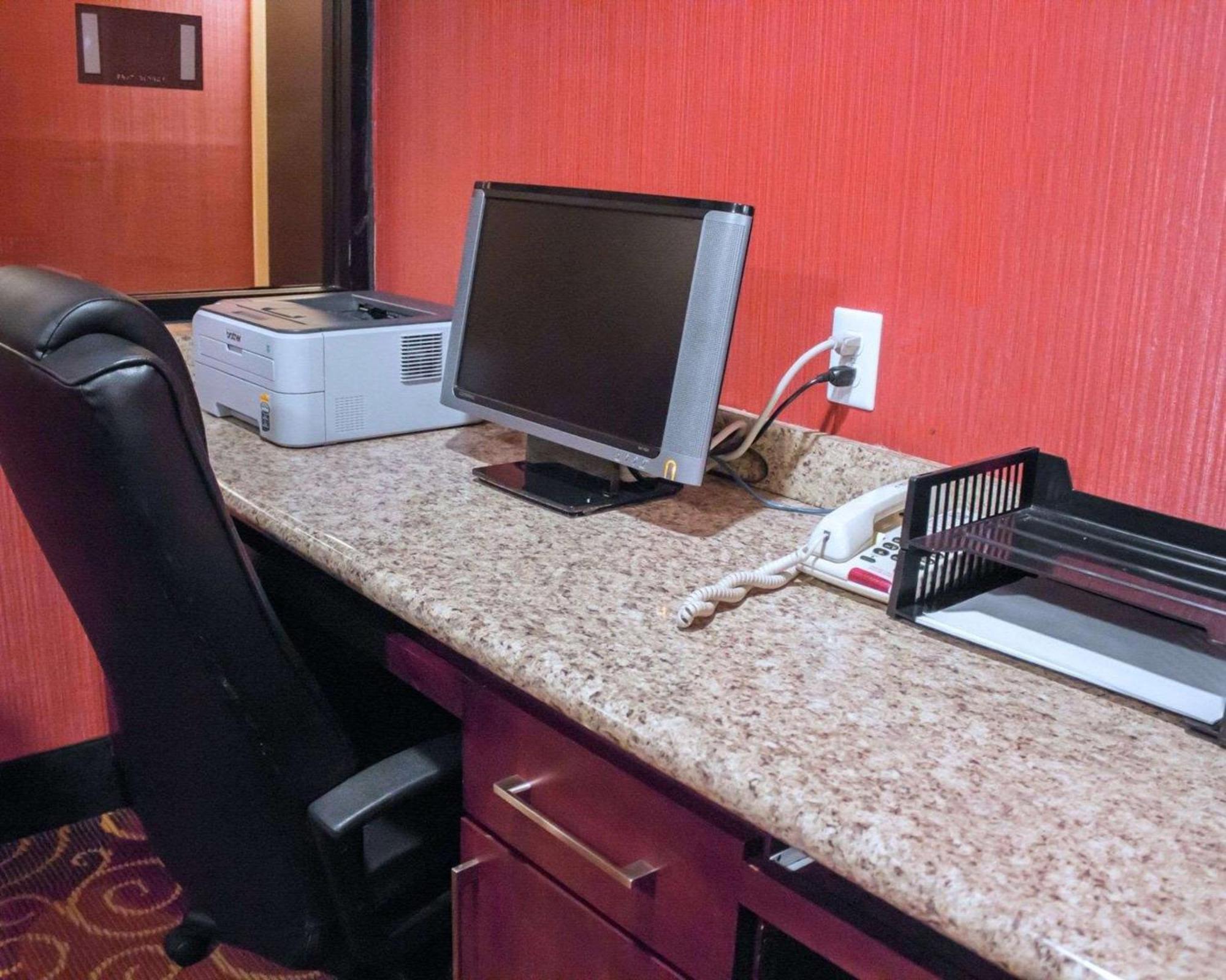 Comfort Inn & Suites Trussville I-59 Exit 141 Bagian luar foto