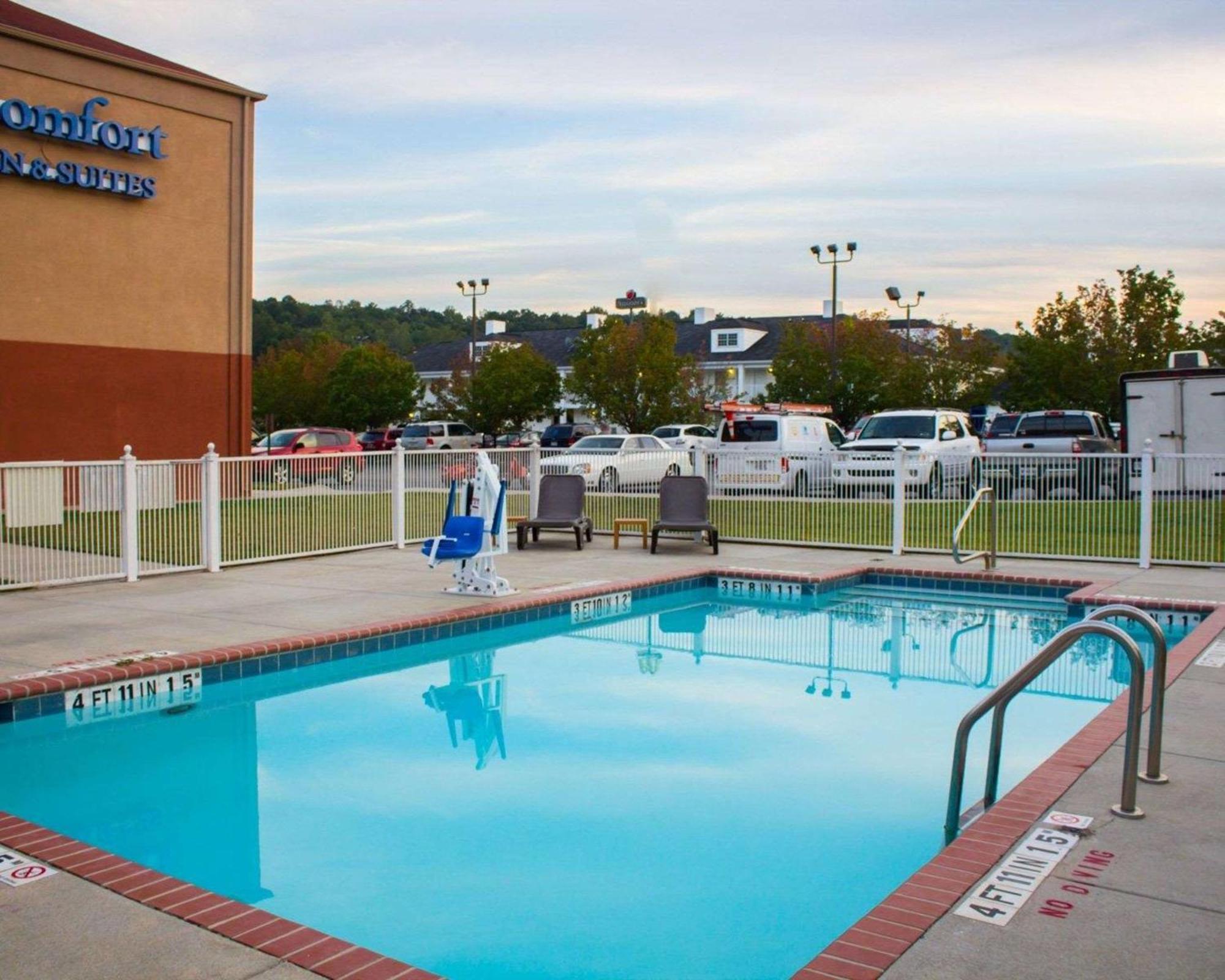 Comfort Inn & Suites Trussville I-59 Exit 141 Bagian luar foto