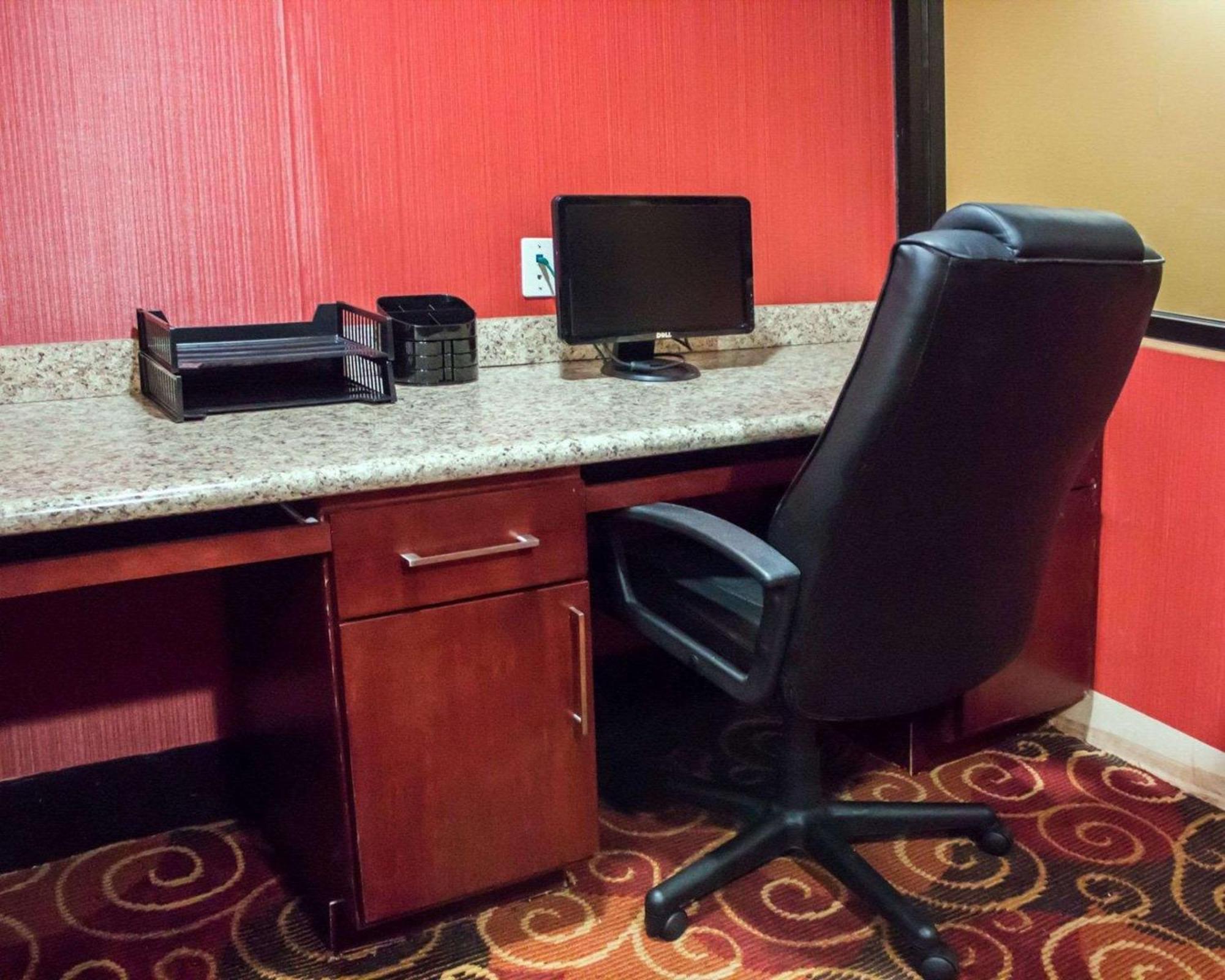 Comfort Inn & Suites Trussville I-59 Exit 141 Bagian luar foto