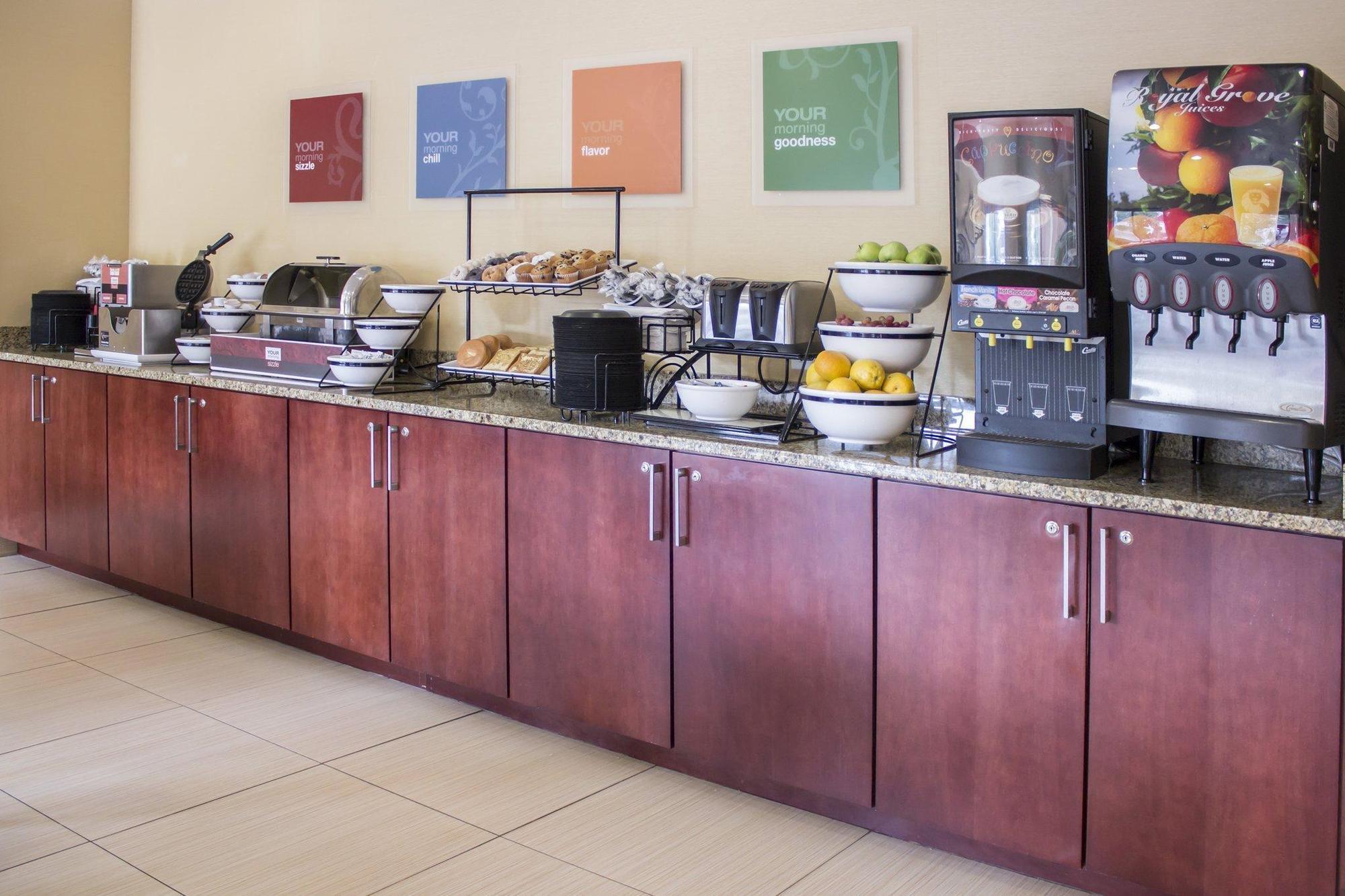 Comfort Inn & Suites Trussville I-59 Exit 141 Bagian luar foto